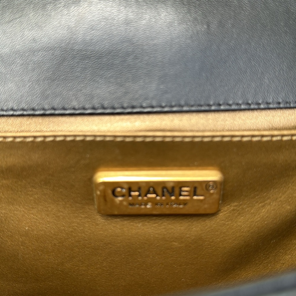 Chanel limited edition medium python boy bag - Picture 10 of 16